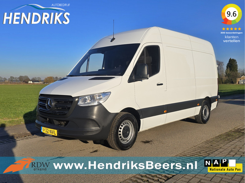 51281856